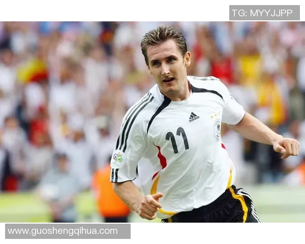 一碰就倒的足球球星们背后的伤病真相与球场上的脆弱竞技状态解析