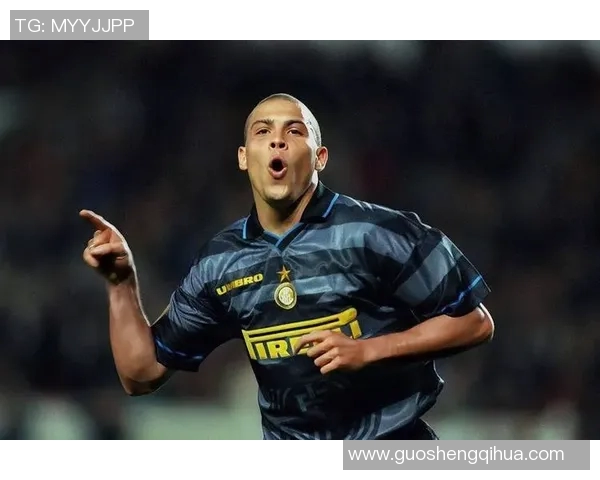 球星因热爱足球而崛起的传奇旅程与背后的奋斗故事